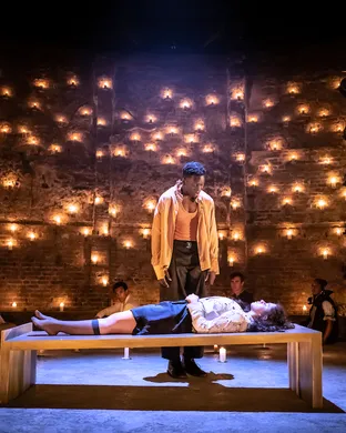 & Juliet theatre performance